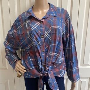 NWOT Democracy Womens L Long Sleeve Paid Button Front Tie Shirt.